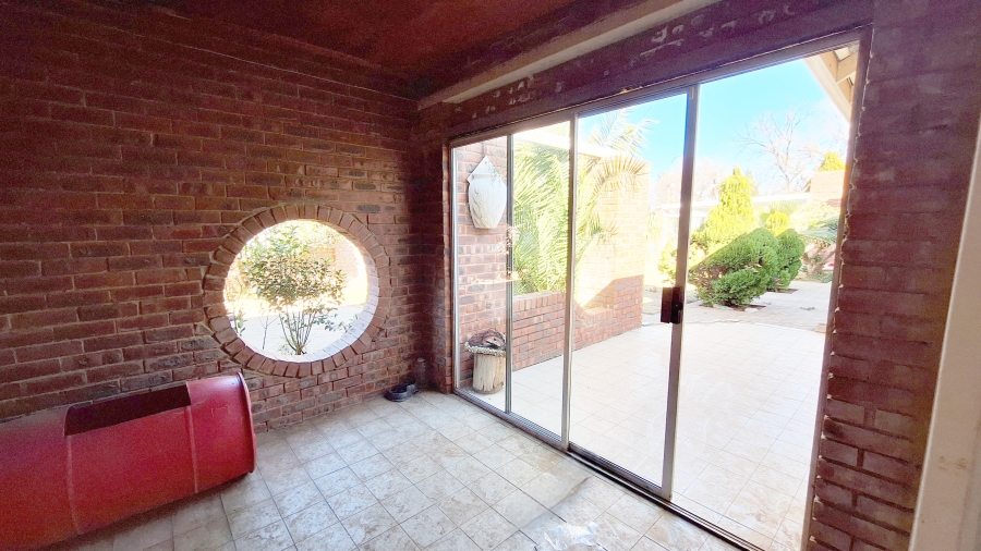 To Let 6 Bedroom Property for Rent in Bedelia Free State